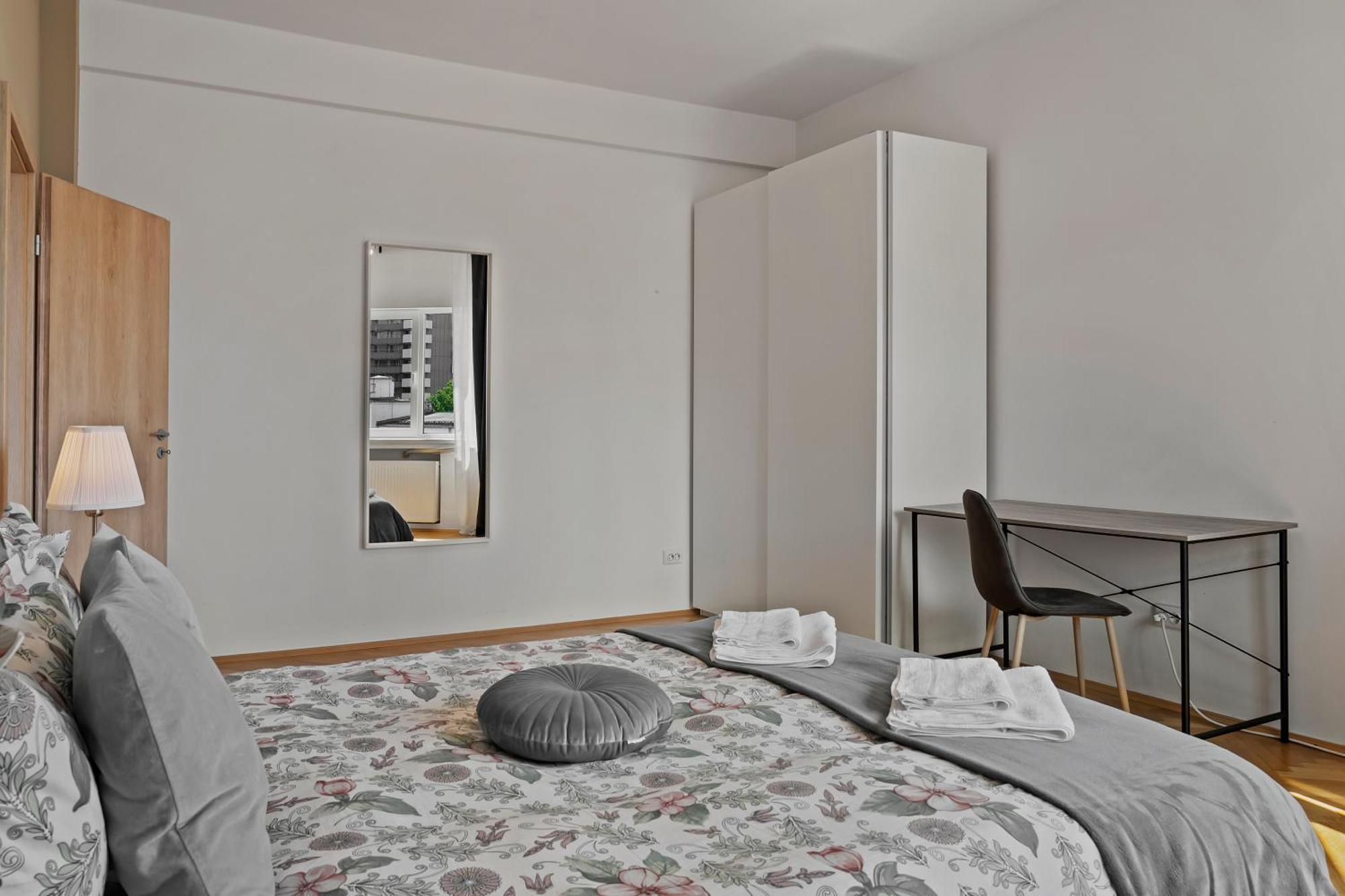 Ultracentral Dreamland Apartment 3 Bdrm Букурещ Екстериор снимка