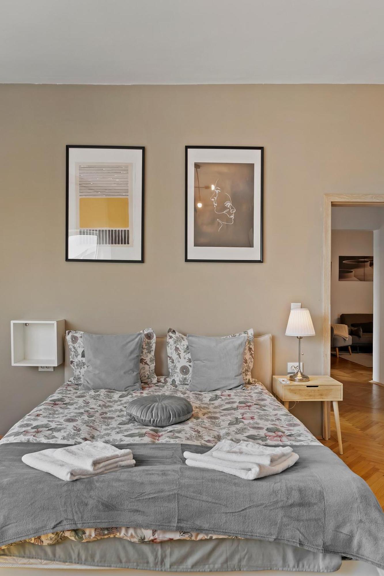 Ultracentral Dreamland Apartment 3 Bdrm Букурещ Екстериор снимка